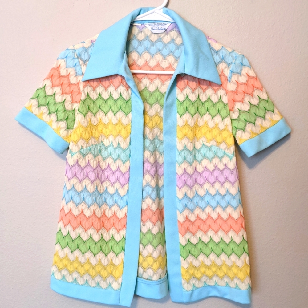 Sears vintage rainbow pastel chevron short sleeve sweater